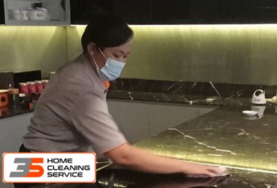 Team Cleaning Service Panggilan Via Online