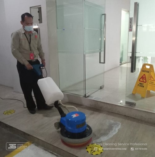 membersihkan rumah selesai acara