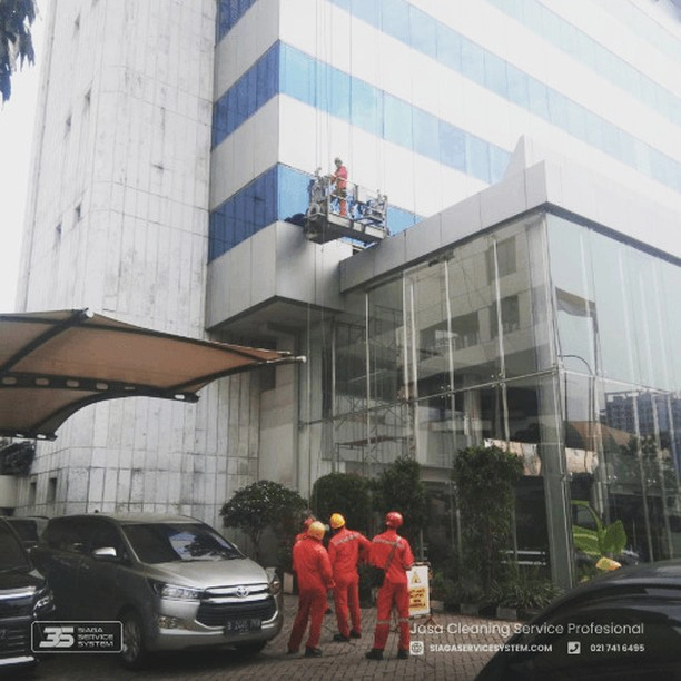 Cleaning Service Industri Otomotif
